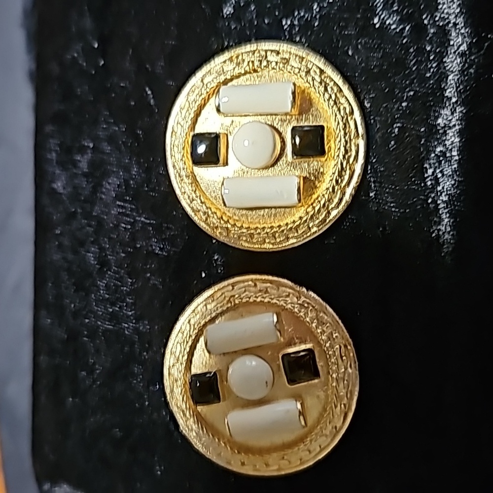 Estate vintage earrings. Clip-on